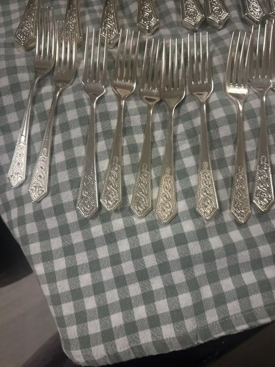 Newbridge silver cutlery 72 pieces - Image 2