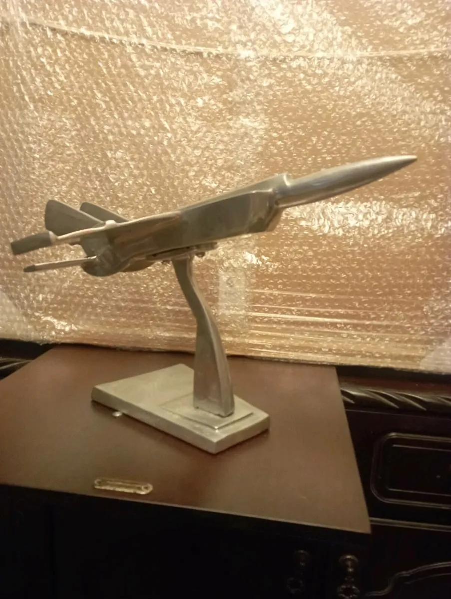 MADE HAND  MIKOYAN -GUREVICH MIG-25 FIGHTER JET. - Image 1