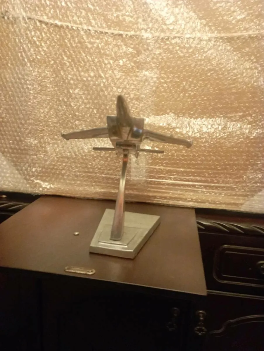 MADE HAND  MIKOYAN -GUREVICH MIG-25 FIGHTER JET. - Image 2