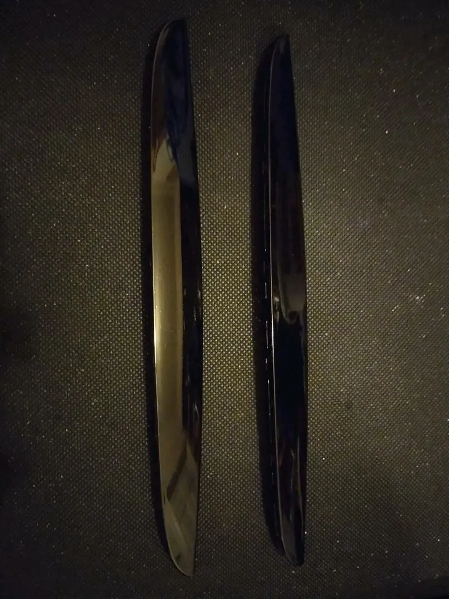 BMW 3 Series e90 Grill trim pieces