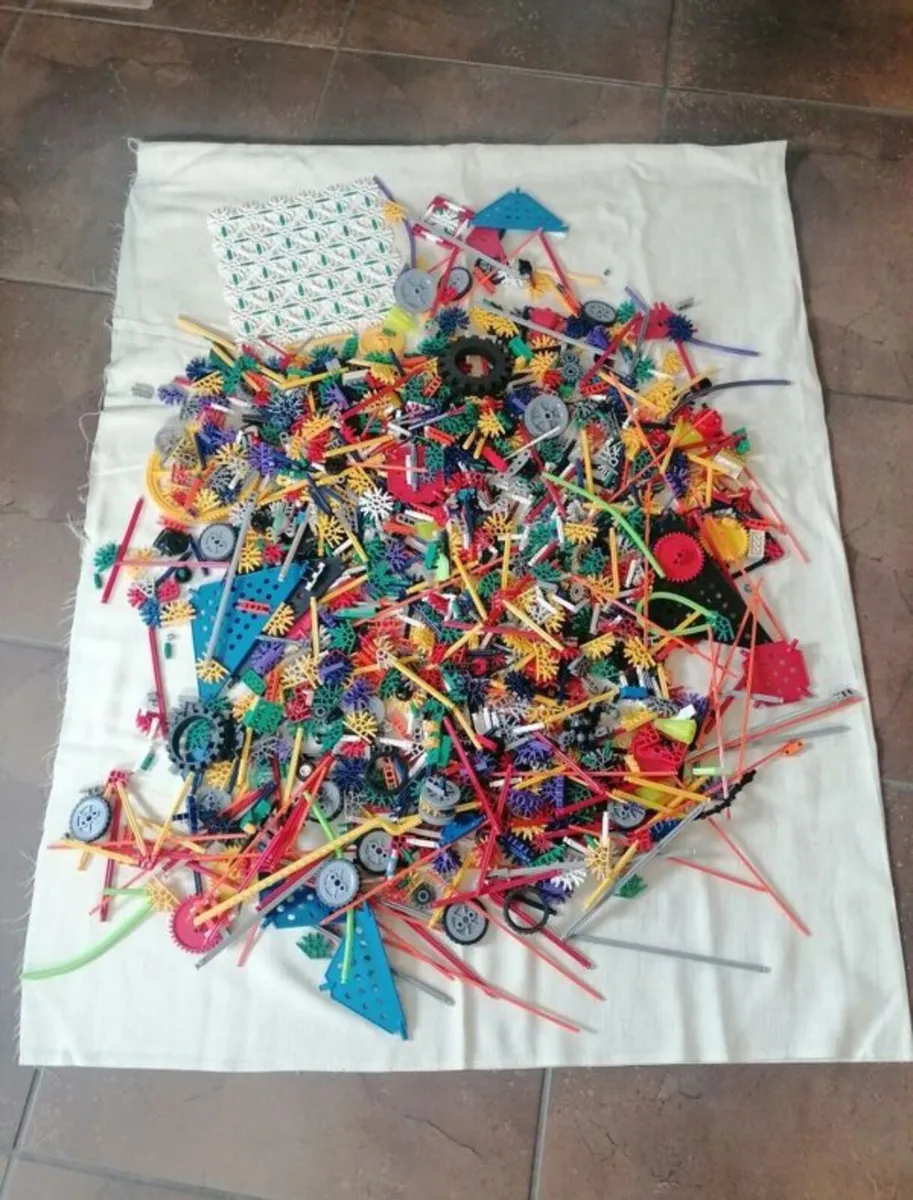 K'nex Building Set - Image 1