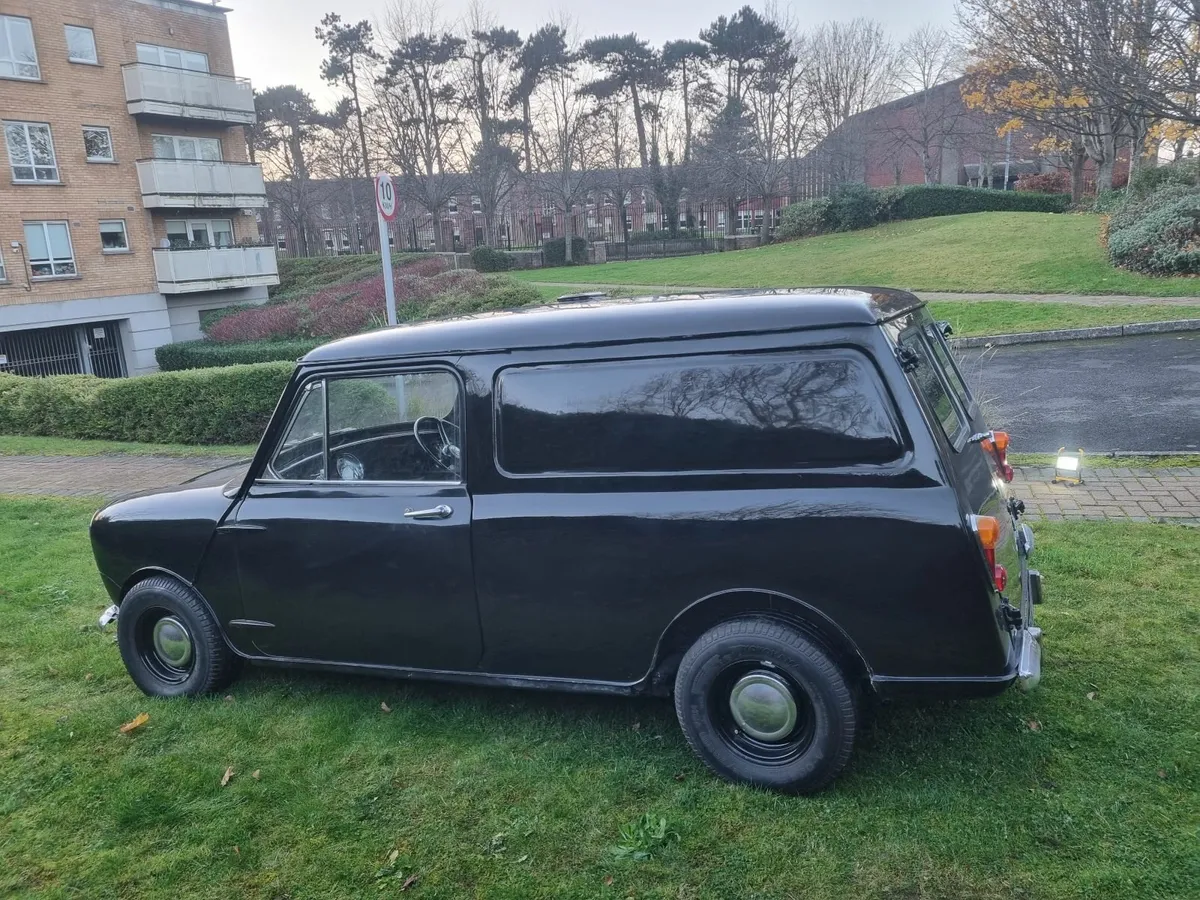 Austin Mini 1971 - Image 2