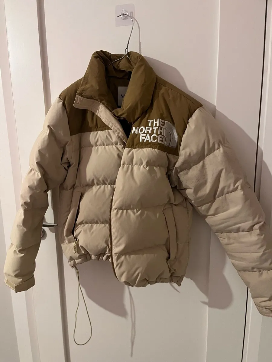 North Face Alaska puffer jacket in beige and khaki - Image 2