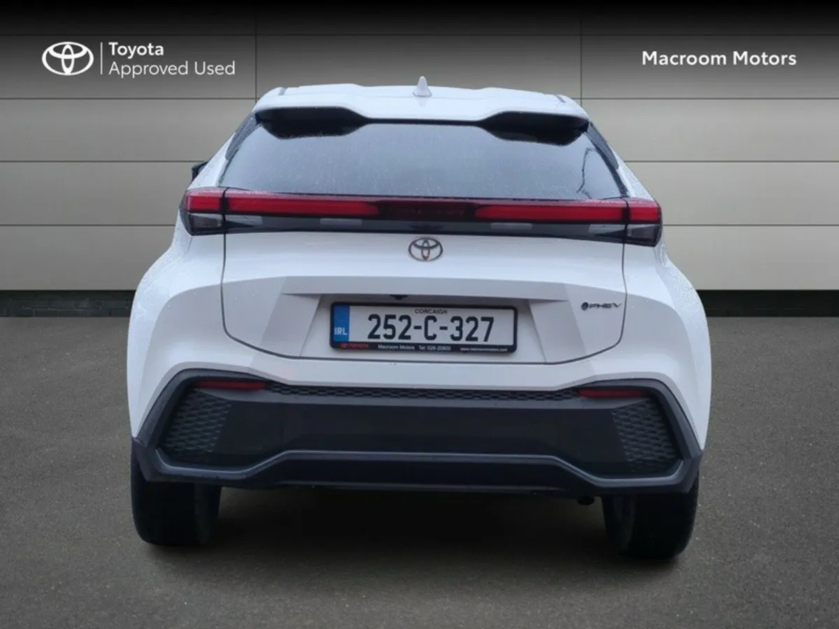 Toyota C-HR END OF YEAR CLEARANCE SALE! C-HR PHEV - Image 4