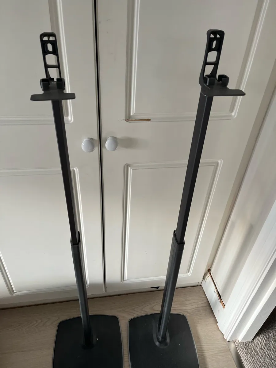 Sanus speaker stand for Sonos