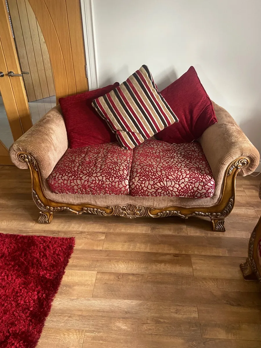 Large suite of furniture - Image 1