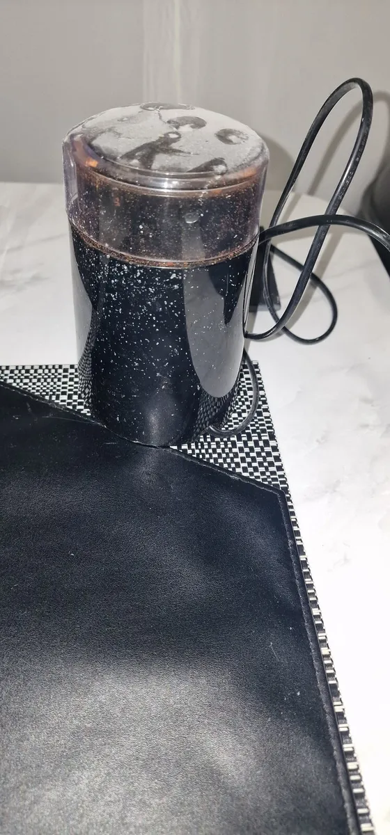 Breveille coffee maker and coffee bean grinder - Image 2