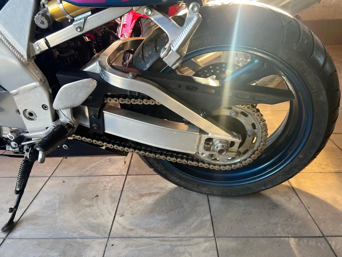 Yamaha Yzf750r - mint fzr1000 R1 , vfr750 - Image 2