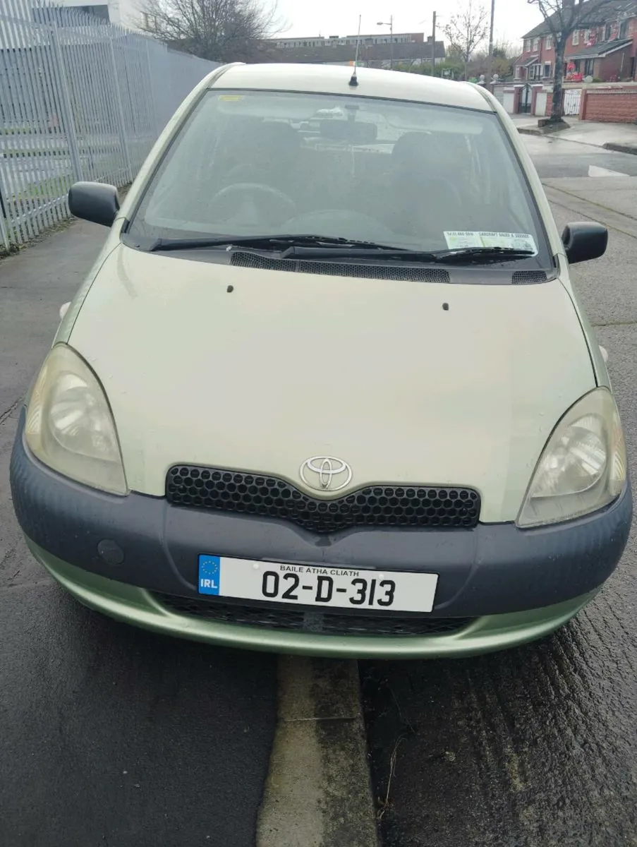 ,TOYOTA YARIS 2002 - Image 1