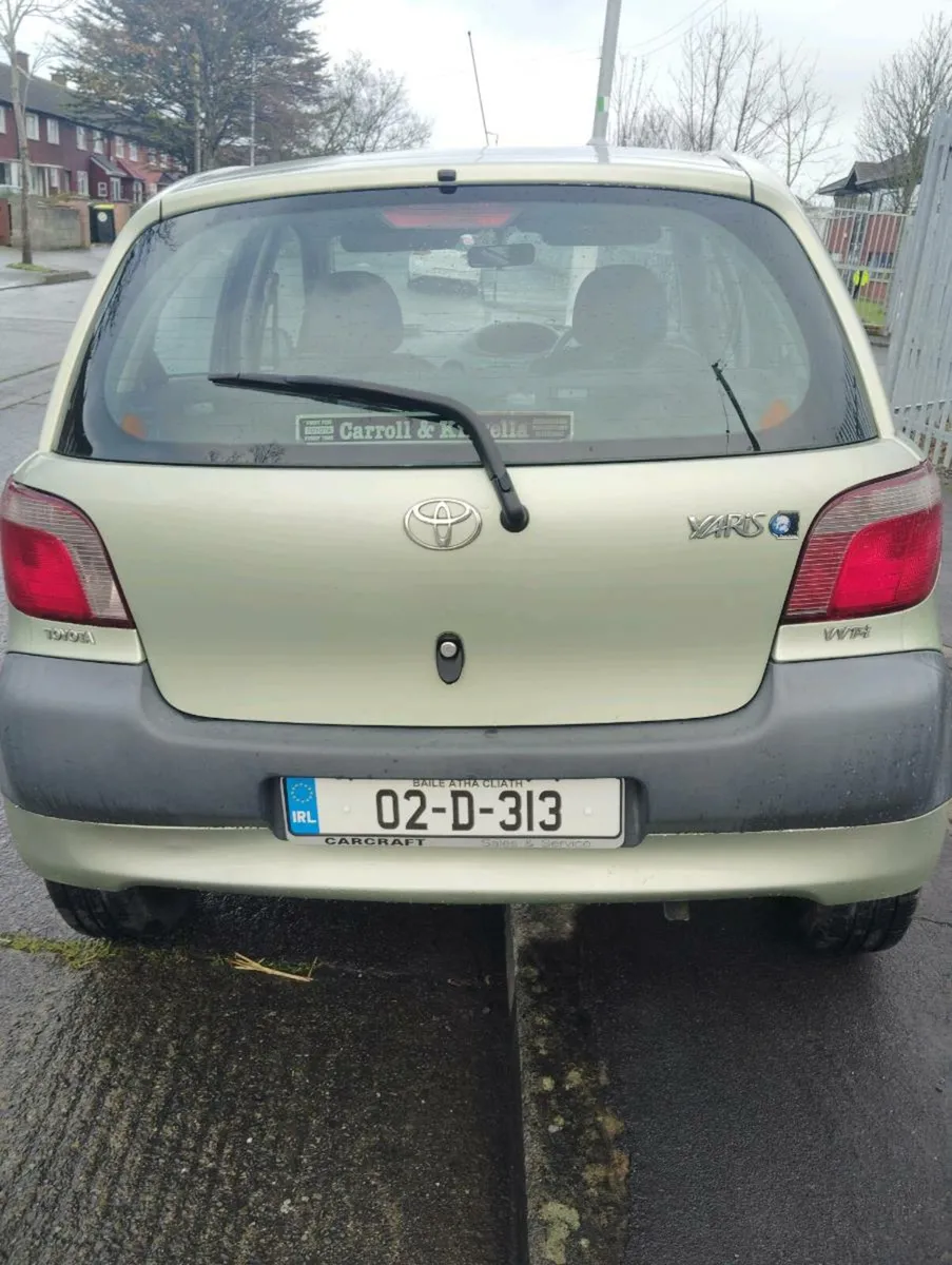 ,TOYOTA YARIS 2002 - Image 4