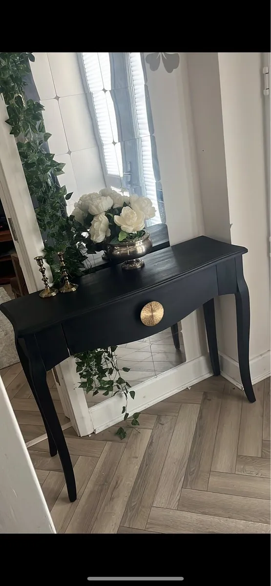 Stunning console table💫professionally painted - Image 3