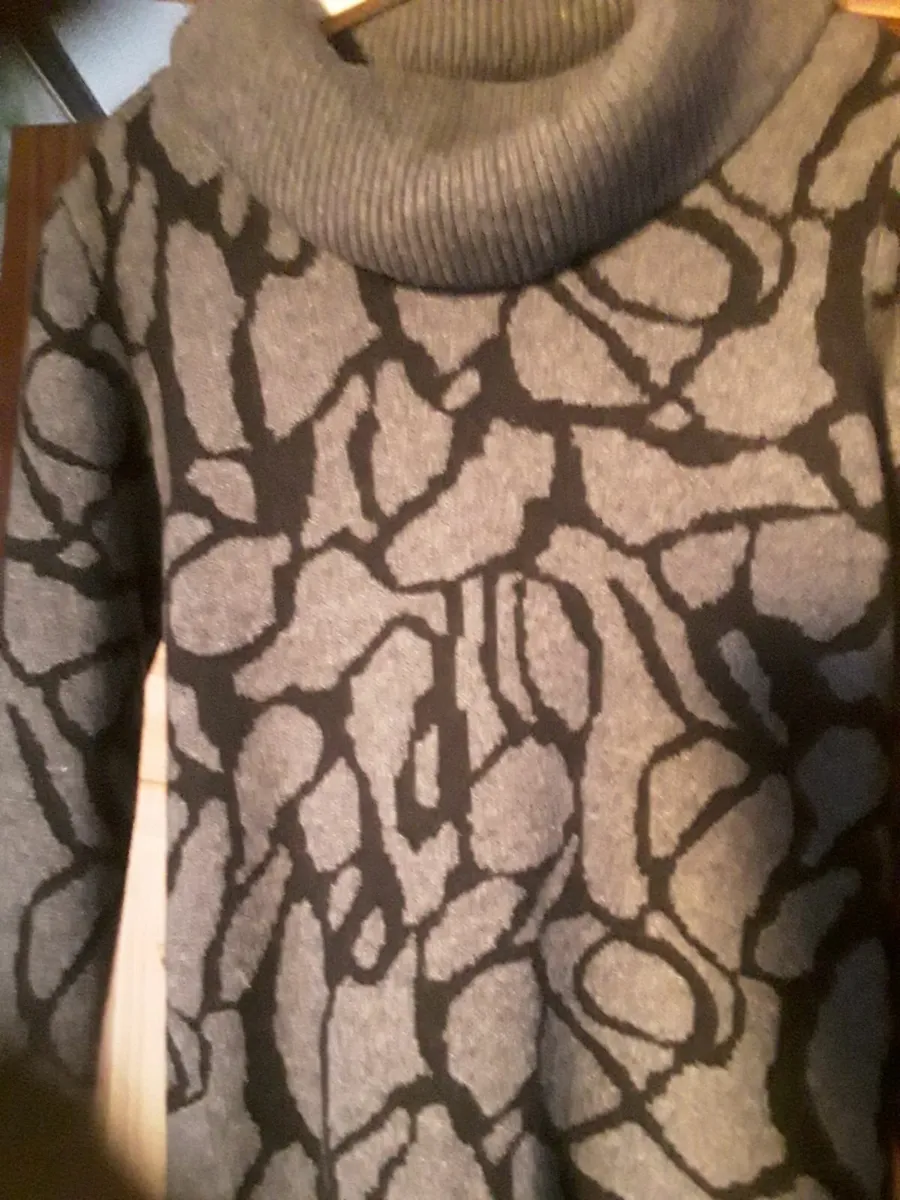 Brand new ladies jumper size 10 - Image 3