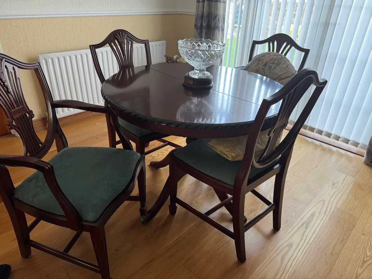 Stunning Mahogany Regency Dining Sweet - Image 1