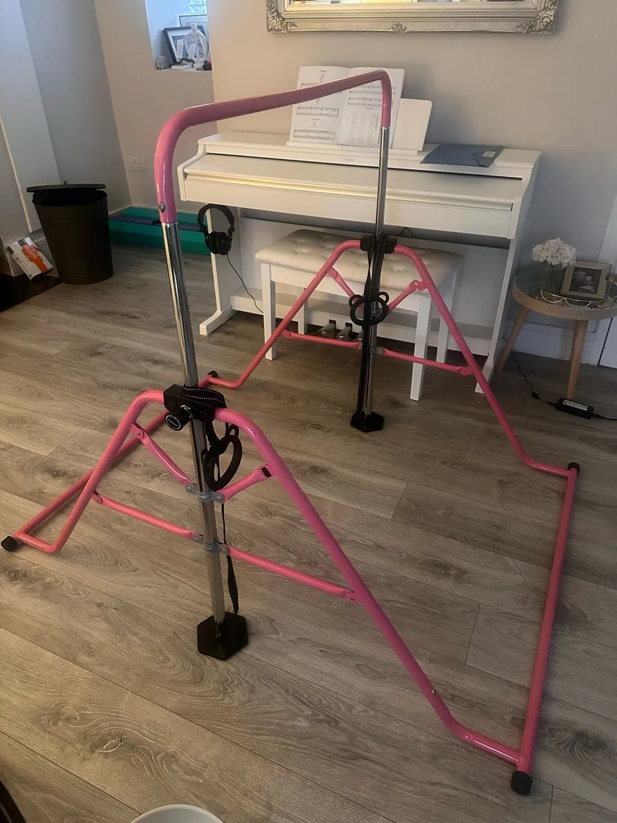 Kids gymnastics bar - Image 1