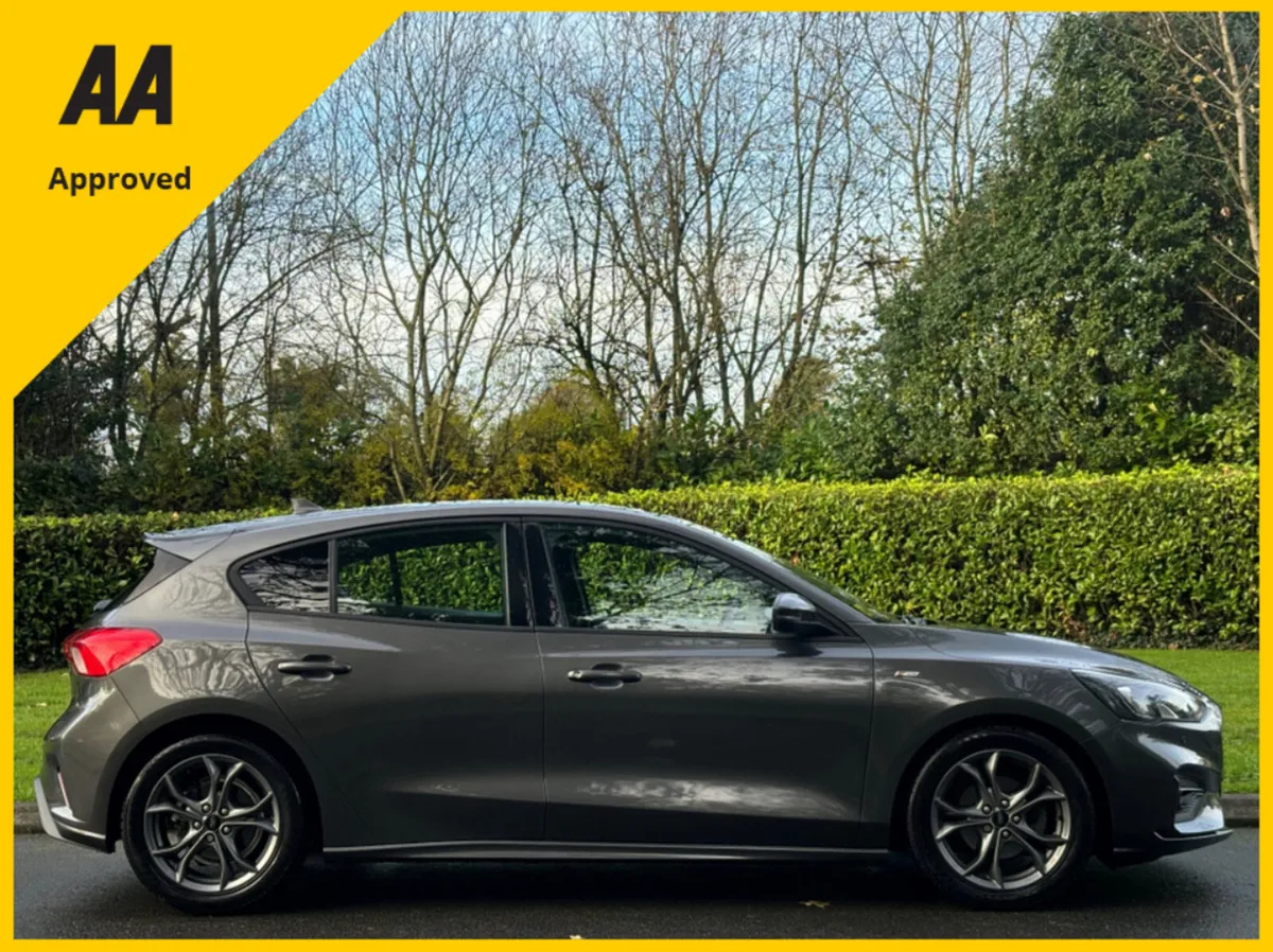 Ford Focus 1.5 TDCI ST LINE 5DR 2018 *NEW MODEL* - Image 4