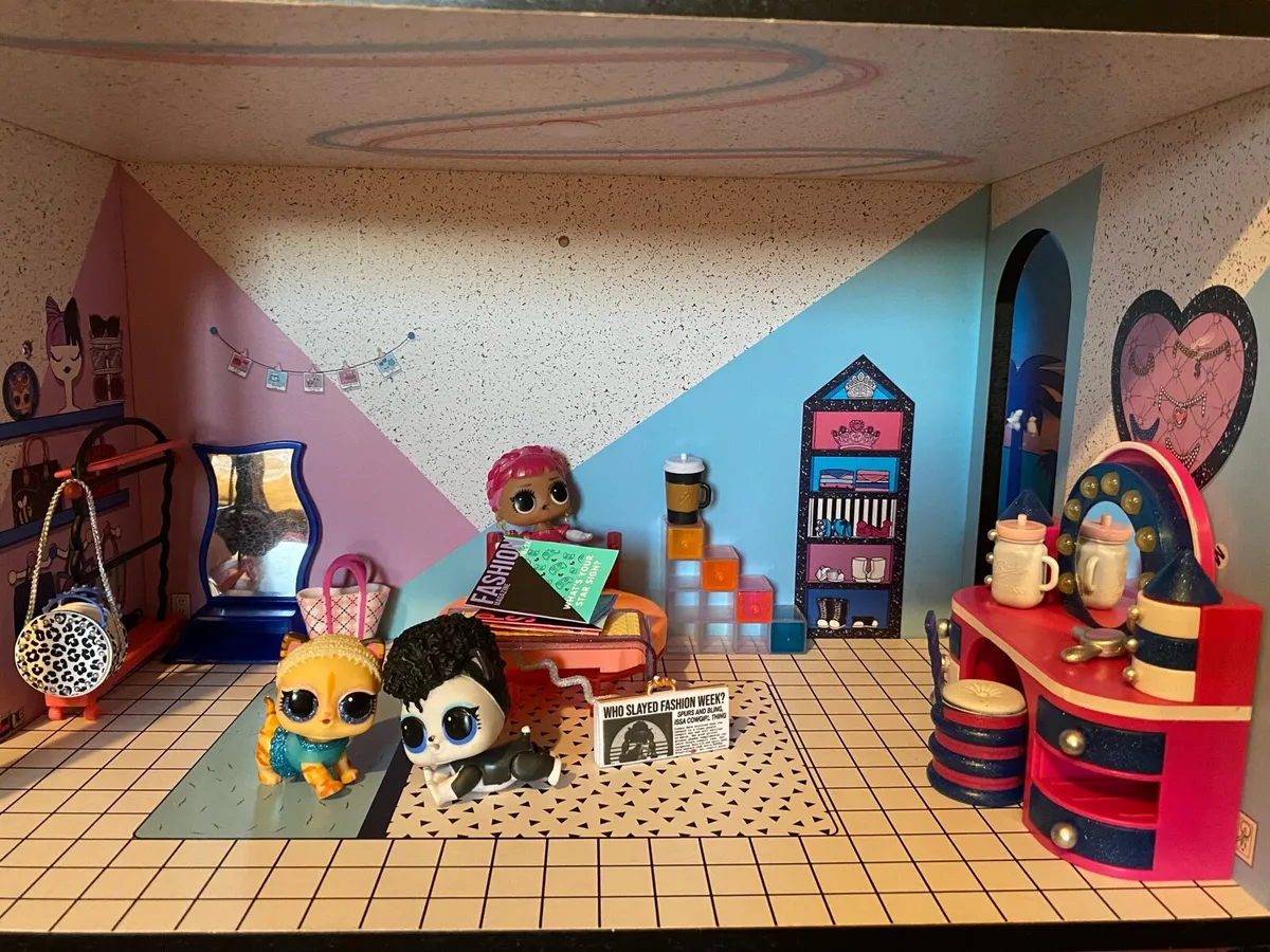 Lol house with accessories - Image 4