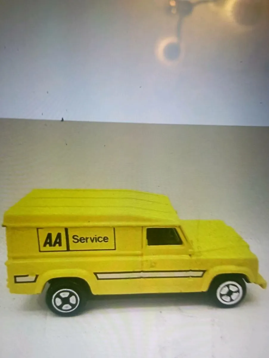 VINTAGE JUNIORS  CORGI ( AA ) DIE - CAST VAN. - Image 2