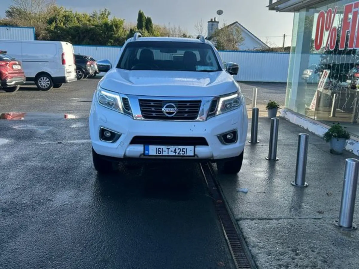 Nissan Navara 2.3 DCI NP300 Tekna 4DR - Image 3