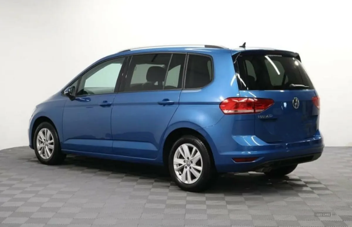 VW Touran 2020 • 2.0 TDI 150bhp • 6-Speed • 7-Seat - Image 3