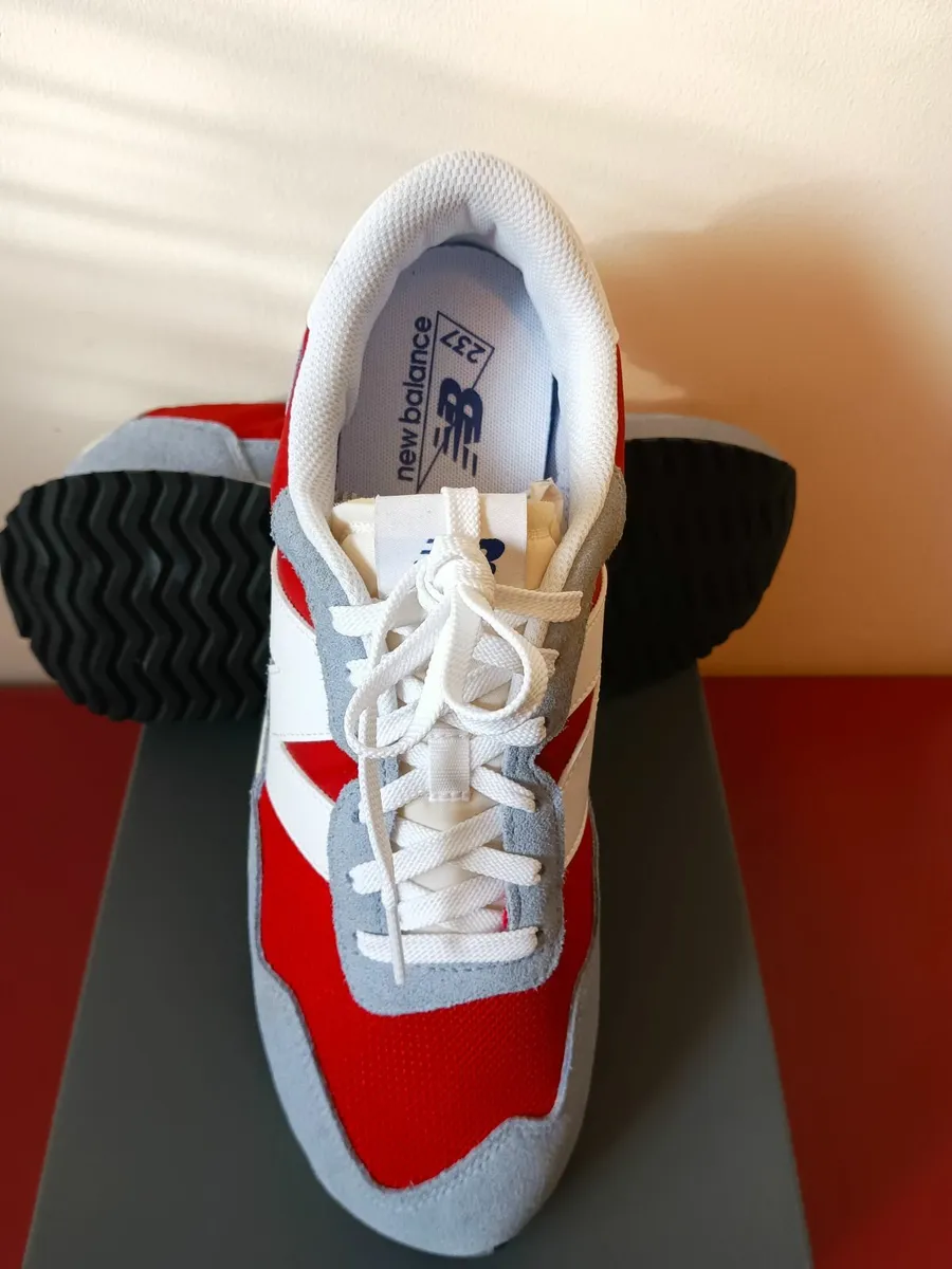 New Balance runners for men - Image 1