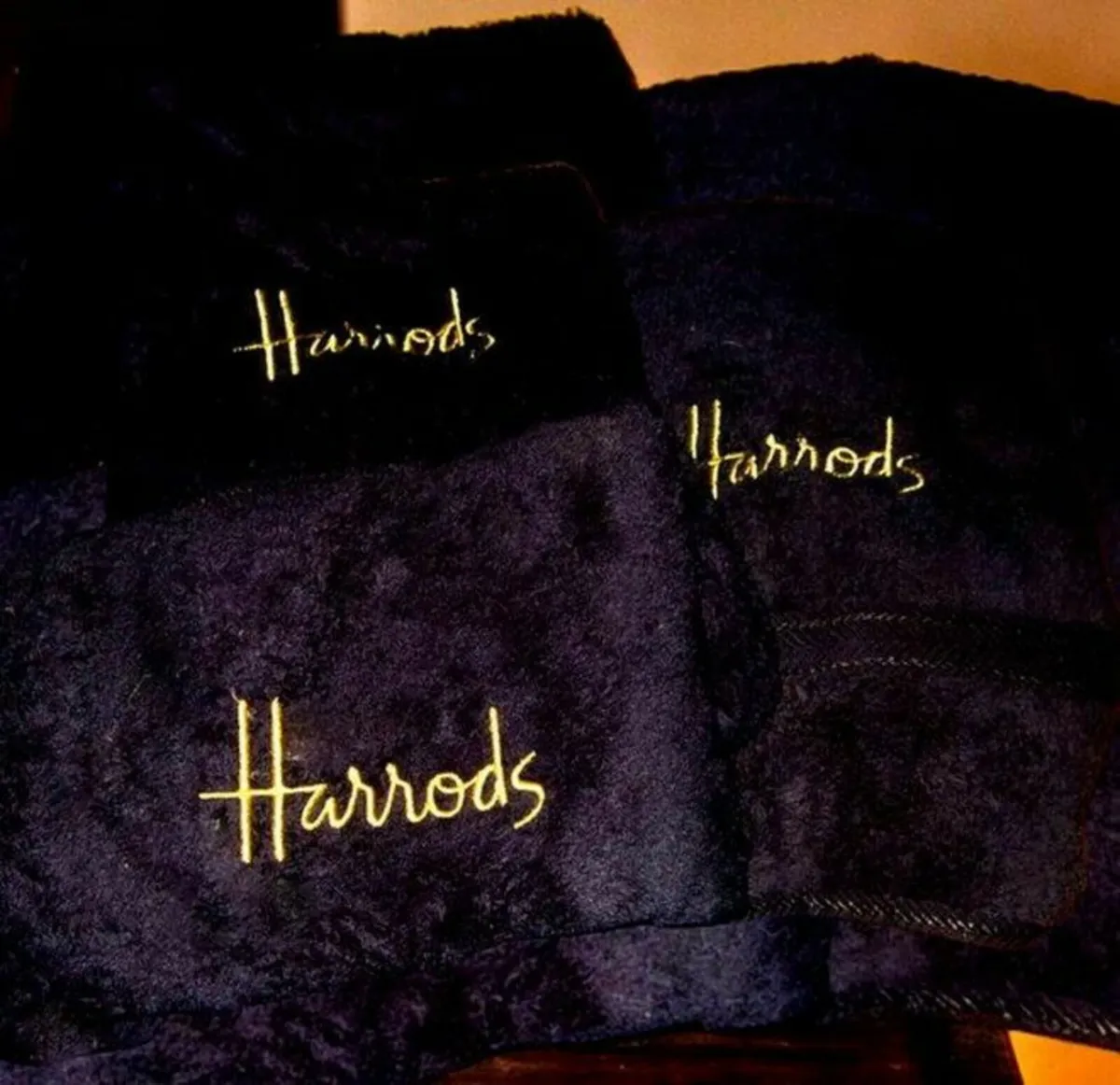 BNWT Harrods Towel Set - Image 3