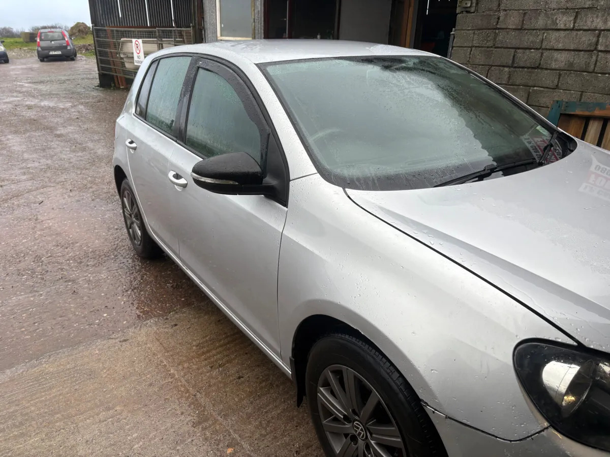 Volkswagen Golf 2011 - Image 1