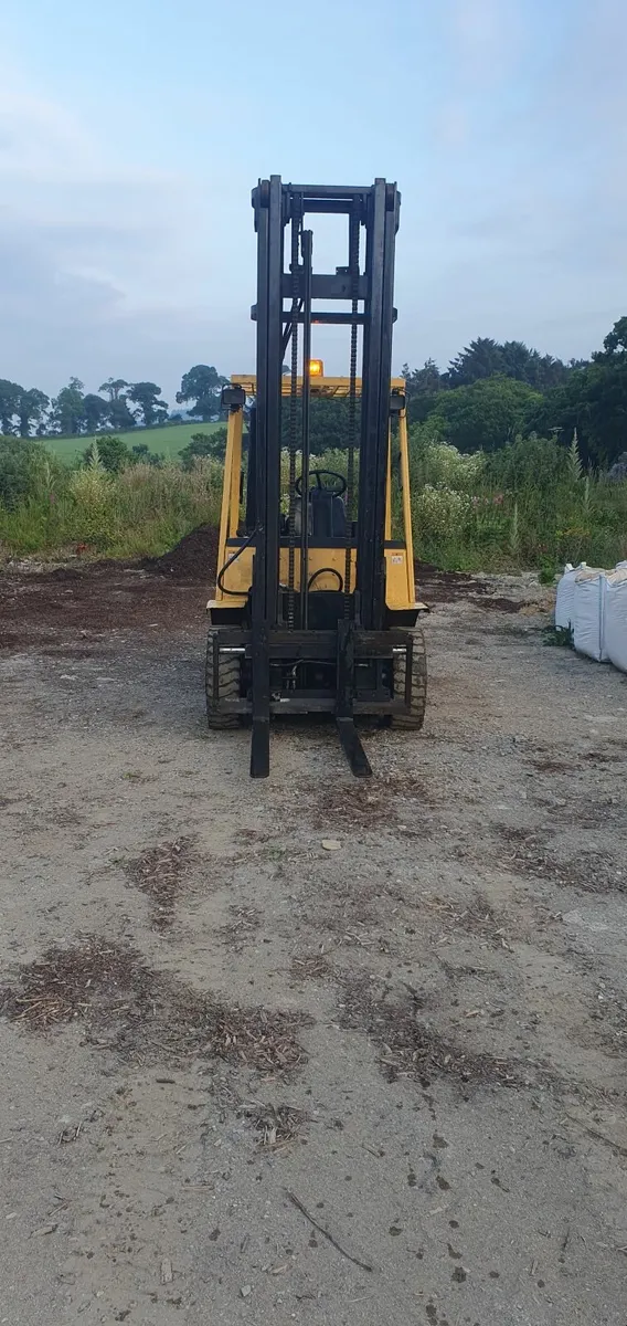 Forklift - Image 3