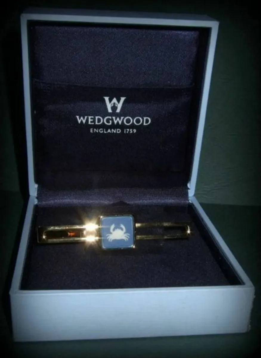 Vintage Authentic Wedgewood Gold Trimmed Tie Pin - Image 1
