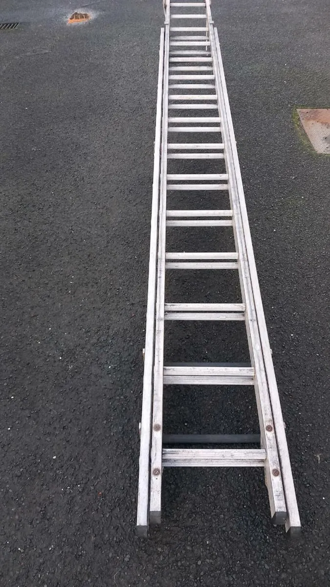 Roof ladder - Image 1
