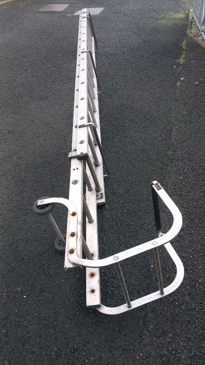 Roof ladder - Image 2