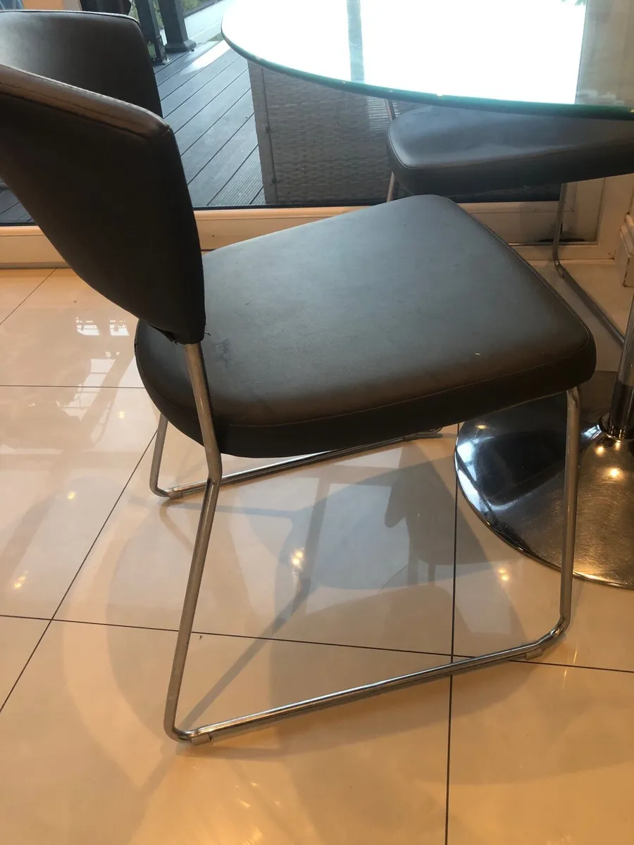 Glass table & 4 chairs - Image 3