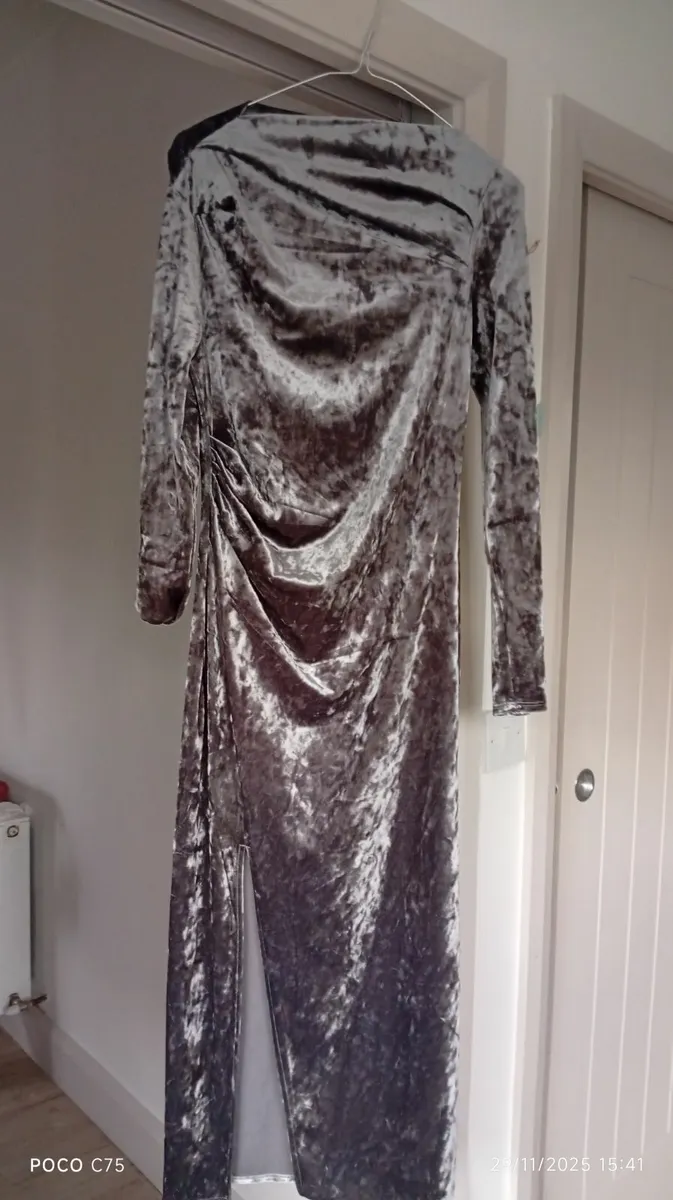 & other stories velvet dress - Image 2