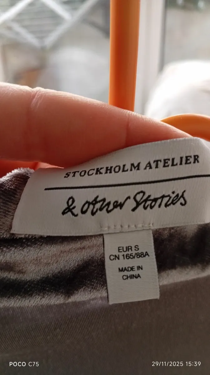 & other stories velvet dress - Image 3