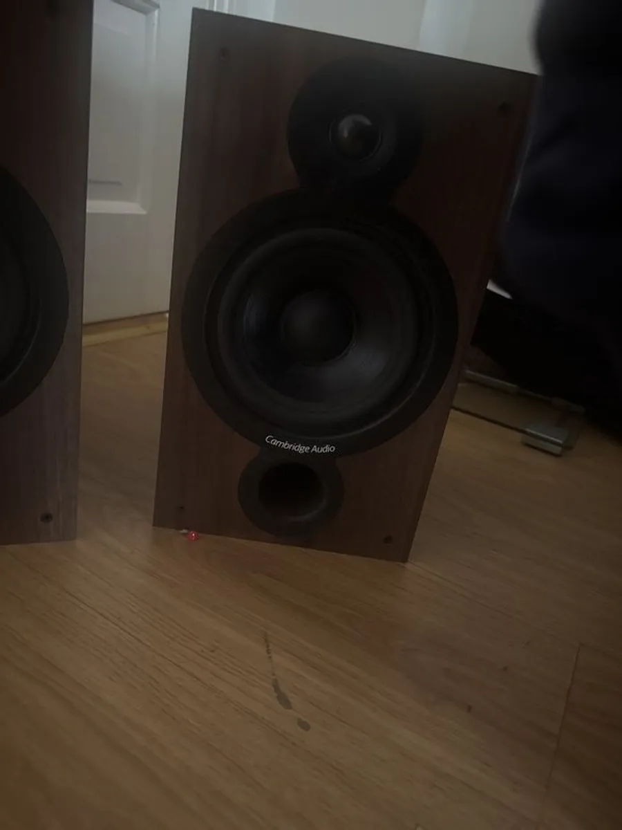 Cambridge audio speakers in very good condition - Image 1