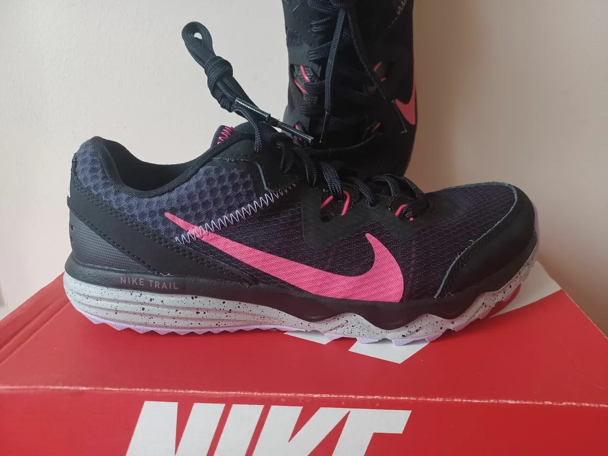 Nike Trail runners for girls. - Image 2