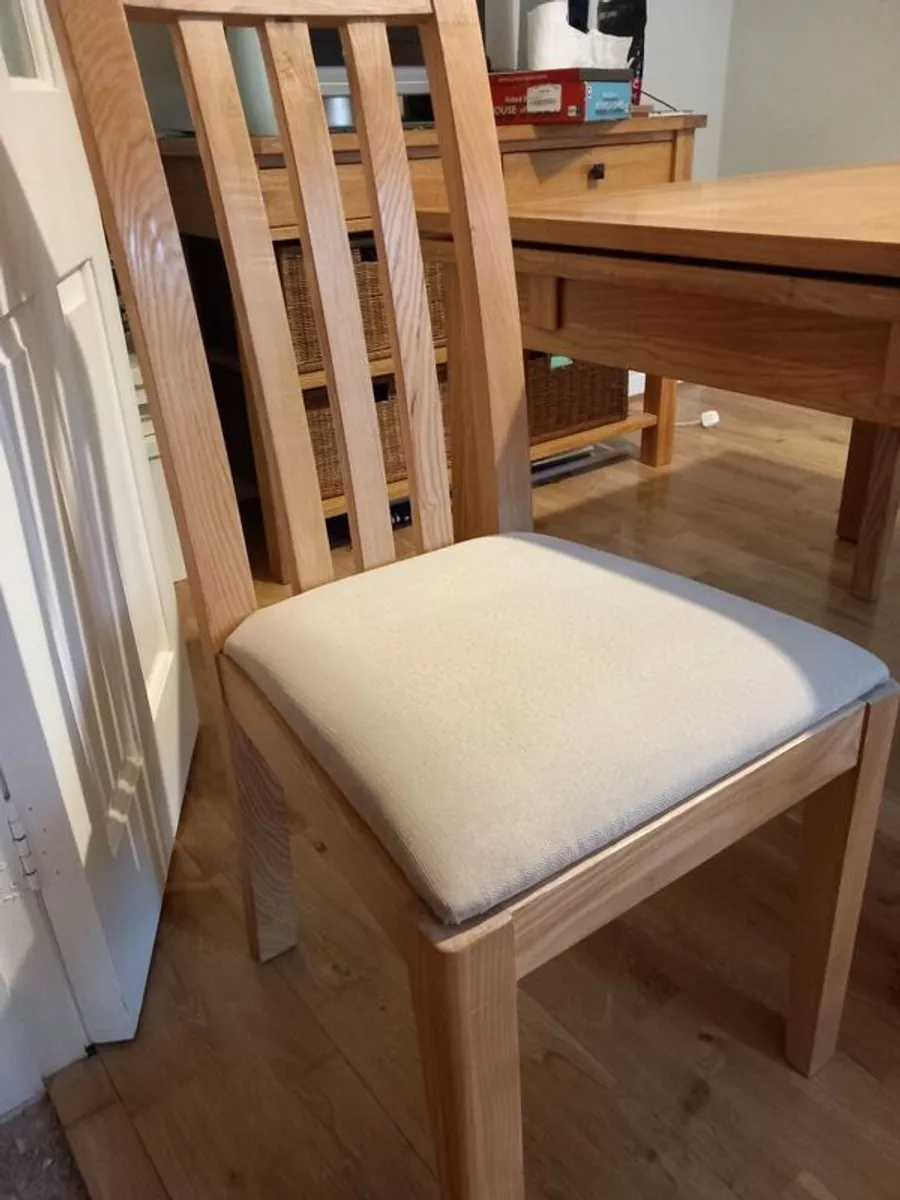 Dining table and 4 chairs great condition - Image 3