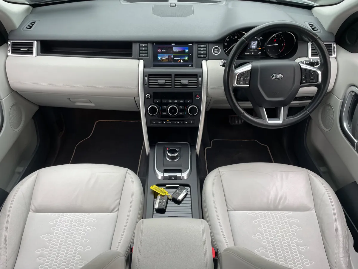 TD4 SE - 180PS - 7SEATS - AUTO-BLEUTOOTH STREAMING - Image 3