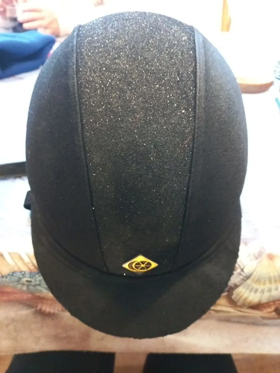 horseriding helmet. Charlies Owen - Image 2