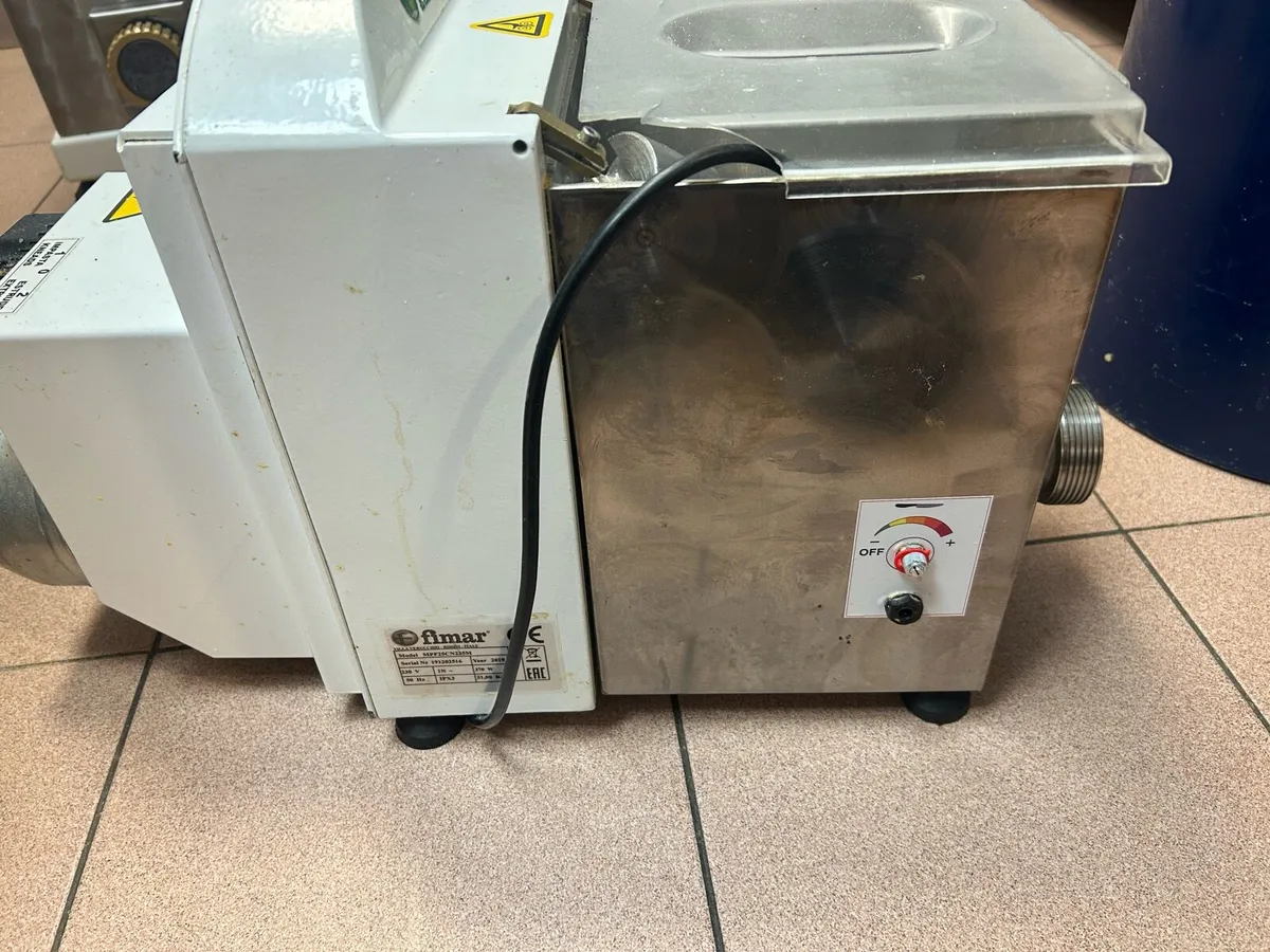 2.5kg Fimar Pasta machine w/ elec Cutter - Image 2