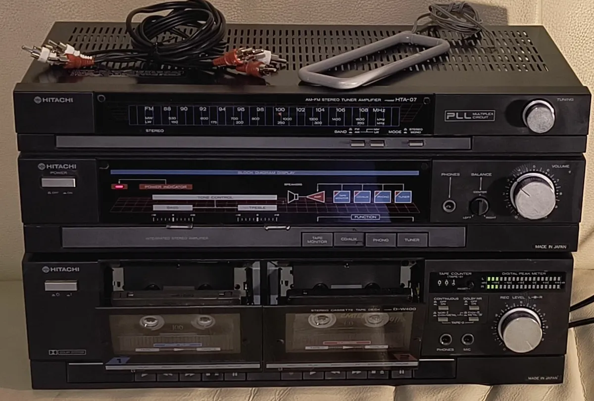 Amplifier Hitachi Hta-07 Am Fm Stereo Tuner - Image 1