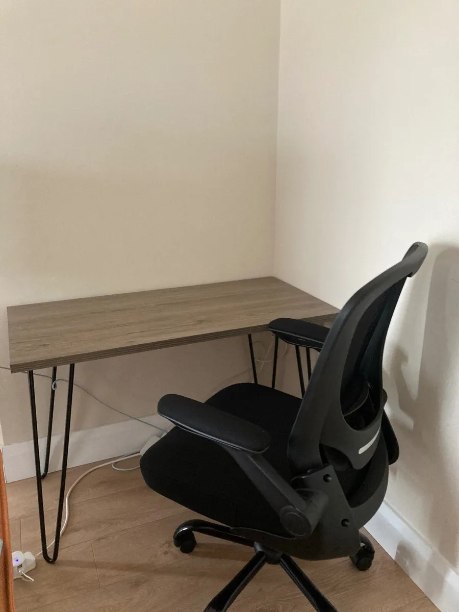 Desk and chair - Image 1