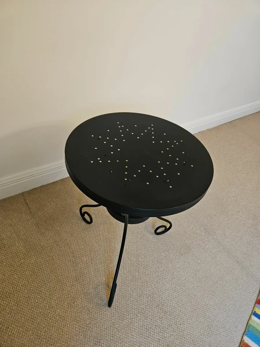 Round side table - Image 3