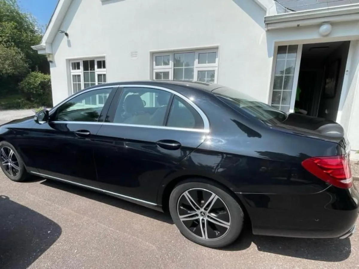 Mercedes E220 D .. great condition - Image 2