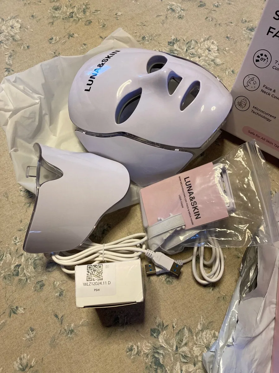 LED mask.    ( New unwanted gift€114.) - Image 2