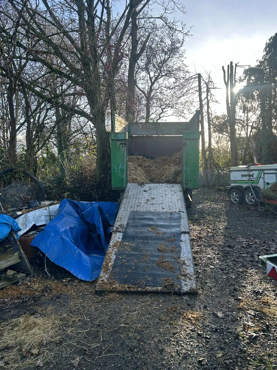 Equestrian trailer - Image 2