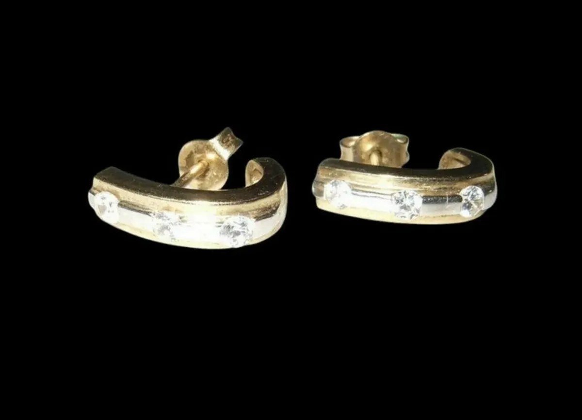 Vintage Hallmarked 9ct Gold/Diamond Earrings - Image 2