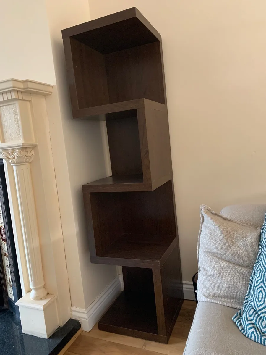 Corner shelves - Image 1