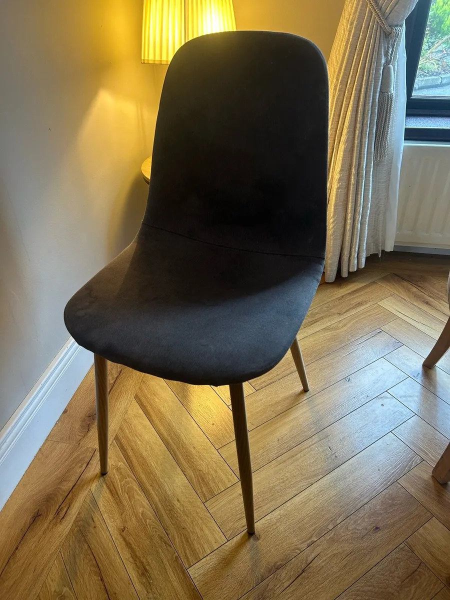 Free chairs - Image 2