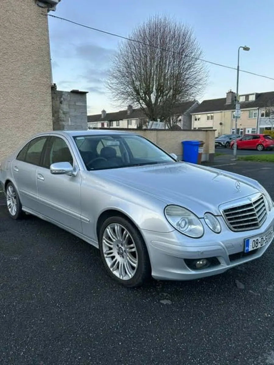 2008 Mercedes-Benz E-Class E200 Kompressor Sport - Image 1