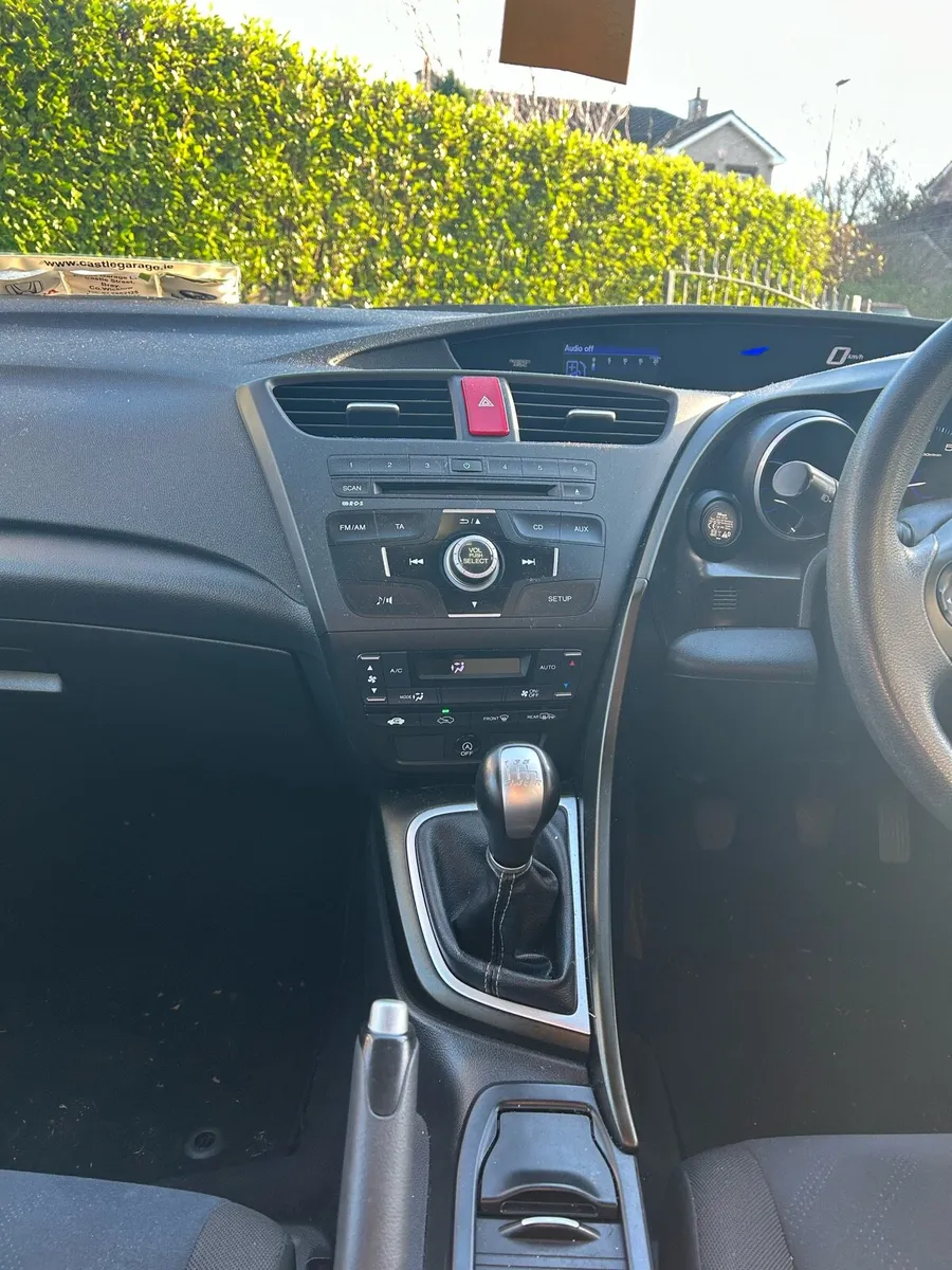 2012 Honda Civic. Very Low Mileage!!! - Image 4